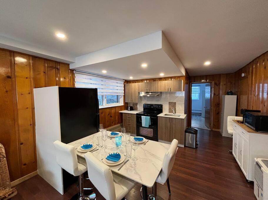 Cozy Spacious Work Friendly Lotus With Garden View High Speed Free Wi Fi And Parking Adjacent To Downtown Montreal Luaran gambar